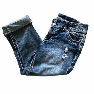 Maurices Destroyed Embellished Capri Jeans Sz. 3/4‎